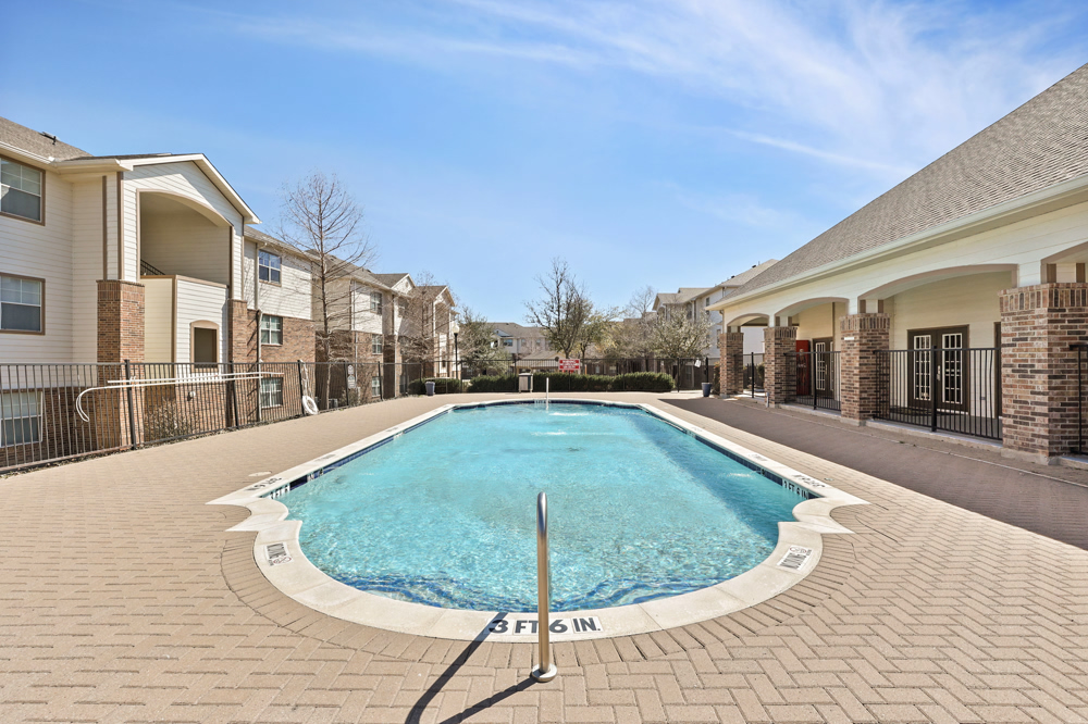 Worthington Point Crowley, TX (817) 2970952